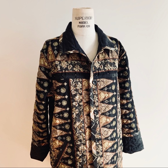 ❌SOLD❌ Vintage 90s Silk Quilted Long Line Coat - Picture 2 of 7